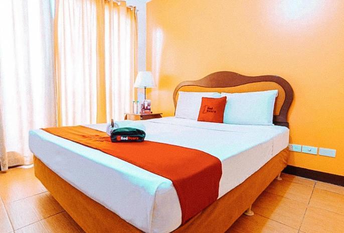 Reddoorz At Bel Air Soho Suites Макати Экстерьер фото