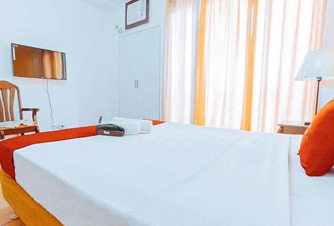 Reddoorz At Bel Air Soho Suites Макати Экстерьер фото